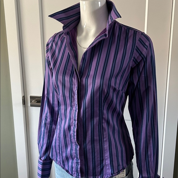 Thomas Pink Women’s Cufflink Style Shirt - Picture 13 of 17